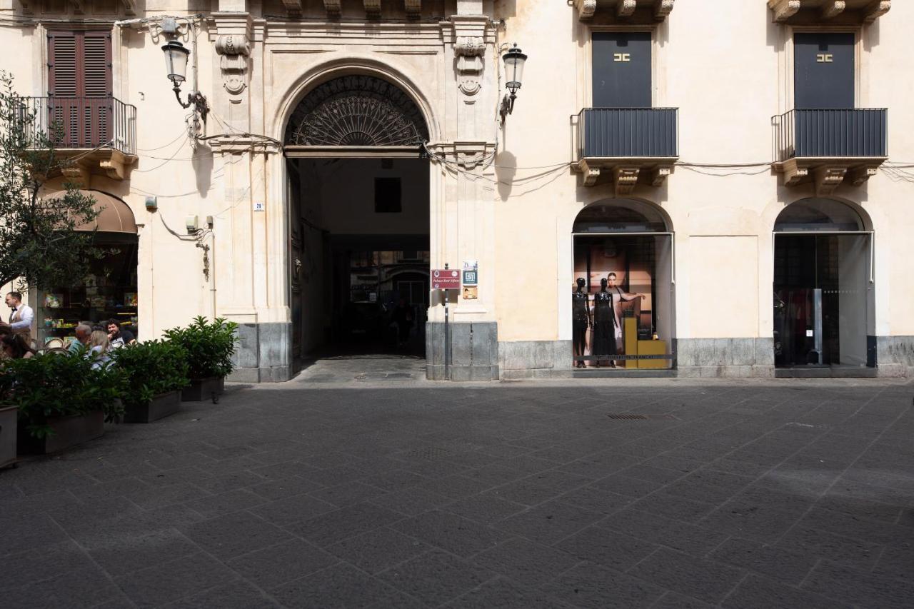 La Regina Del Duomo Catania Centro Hotel Exterior photo
